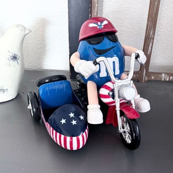 M&M’s Freedom Rider Side Car Motorcycle Toy with Candy Dispenser - Picture 1 of 10